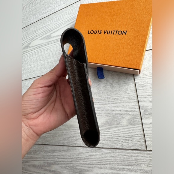 Authentic Louie Vuitton Damier Cigarette Case - Picture 4 of 8